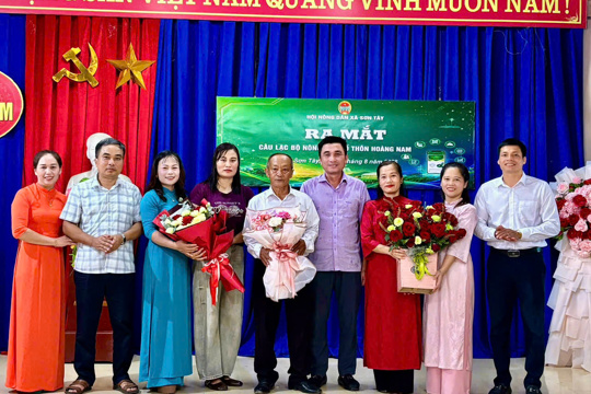 RA MẮT CÂU LẠC BỘ NÔNG DÂN SỐ THÔN HOÀNG NAM