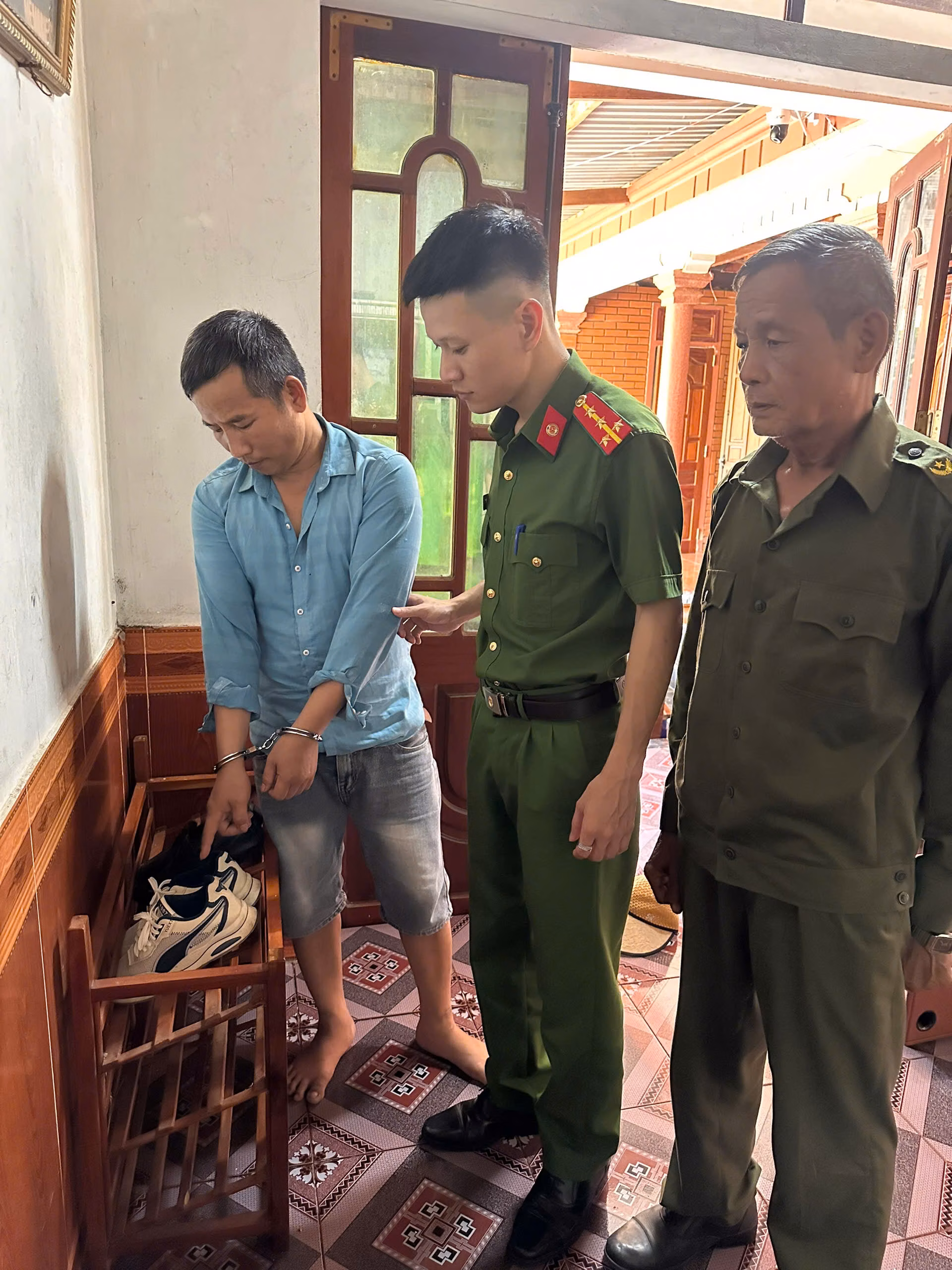 VIỆN KIỂM SÁT NHÂN DÂN KHU VỰC 5 – HÀ TĨNH PHÊ CHUẨN QUYẾT ĐỊNH KHỞI TỐ BỊ CAN ĐỐI VỚI PHẠM VĂN BÌNH, VỀ TỘI “TÀNG TRỮ TRÁI PHÉP CHẤT MA TÚY” 