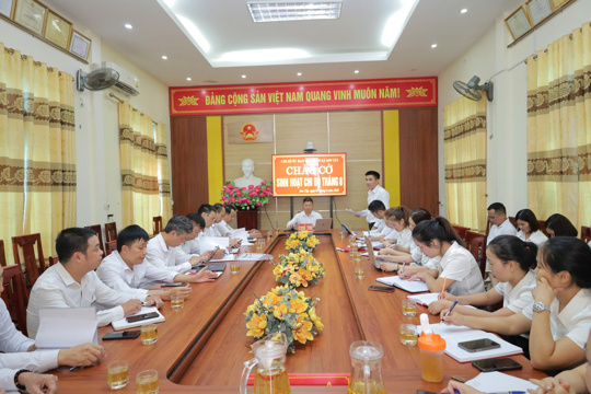 CHI BỘ UBND XÃ SƠN TÂY TỔ CHỨC LỄ CHÀO CỜ, SINH HOẠT CHI BỘ THÁNG 8 VÀ SINH HOẠT CHUYÊN ĐỀ “ CÔNG TÁC ĐỐI NGOẠI, HỘI NHẬP QUỐC TẾ; NHIỆM VỤ TRỌNG YẾU, THƯỜNG XUYÊN TRONG ĐẢM BẢO LỢI ÍCH QUỐC GIA - DÂN TỘC VÀ NÂNG CAO VỊ THẾ ĐẤT NƯỚC TRÊN TRƯỜNG QUỐC TẾ”.